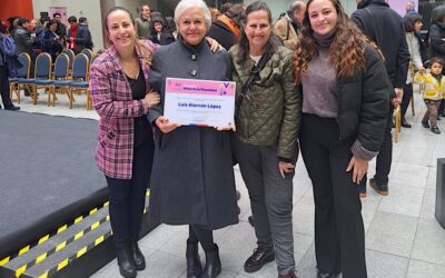 Luis Alarcón recibe el Premio Carmen Waugh a la Trayectoria en Artes Visuales 2023